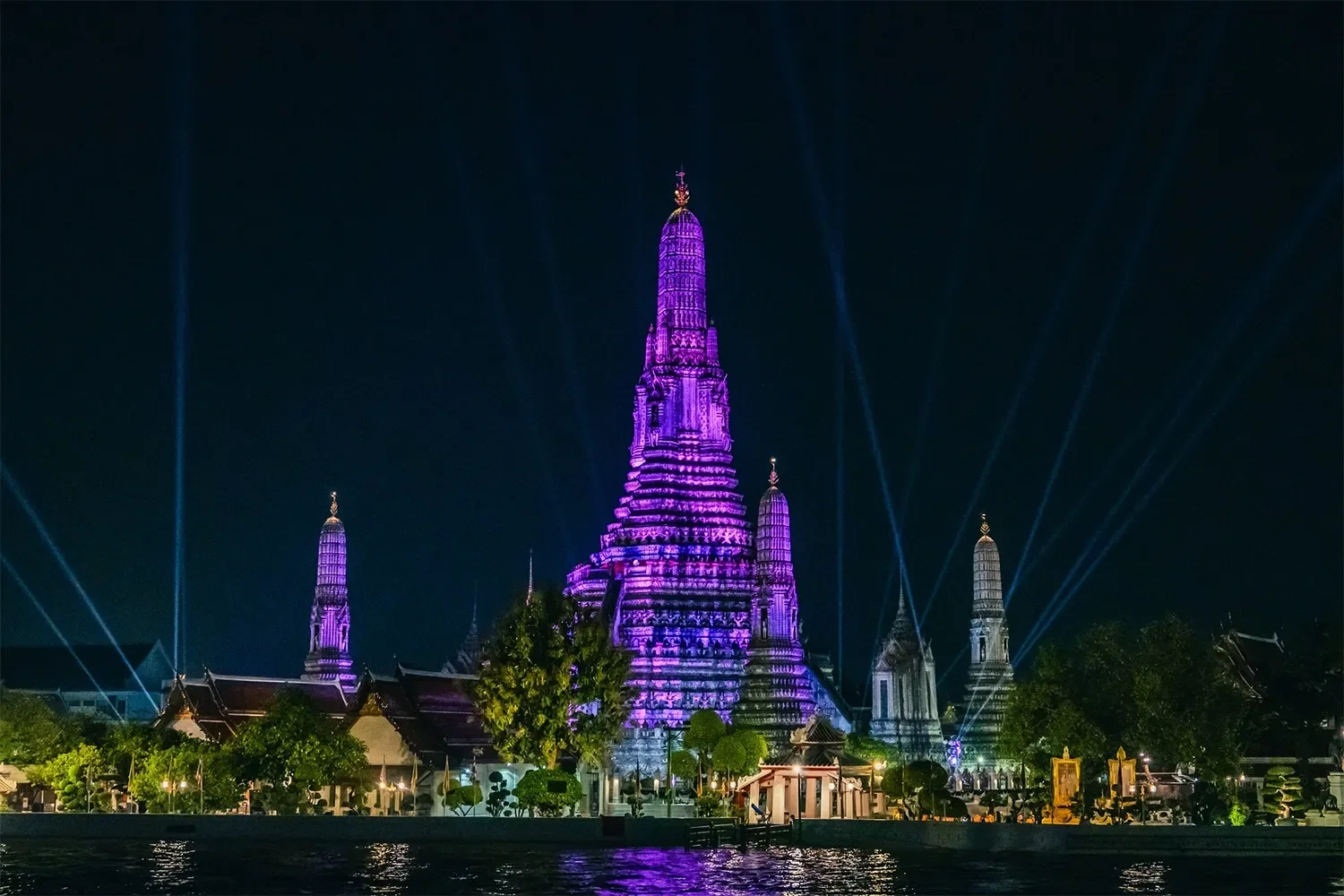 Lighting up the Chao Phraya