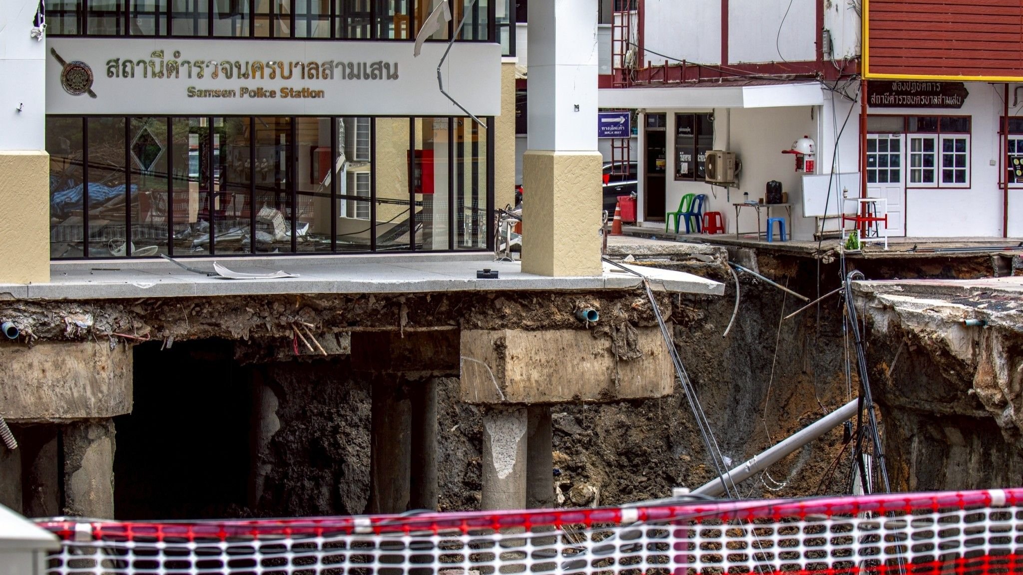 Anutin orders demolition of Samsen police station over safety concerns