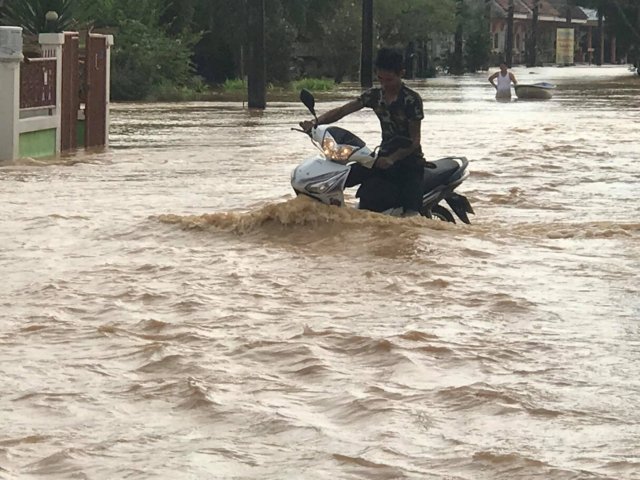 Pa Buk weakens into low pressure cell but 4 provinces still face heavy rain Pa Buk weakens into low pressure cell but 4 provinces still face heavy rain