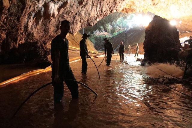 Director promises dank thrills in Tham Luang rescue saga Director promises dank thrills in Tham Luang rescue saga