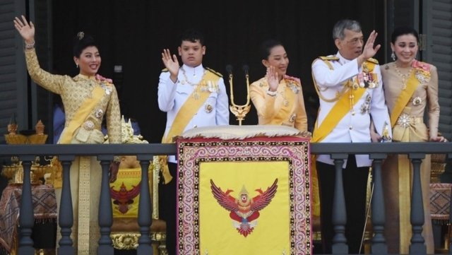 King thanks Thai people for graceful success of Coronation Ceremony