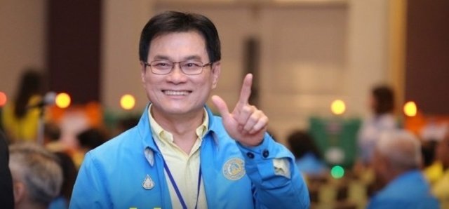 Jurin Laksasnavisit takes the helm of Democrat party Jurin Laksasnavisit takes the helm of Democrat party
