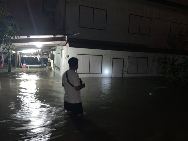 PM orders officials to help Khlong Dan flood victims