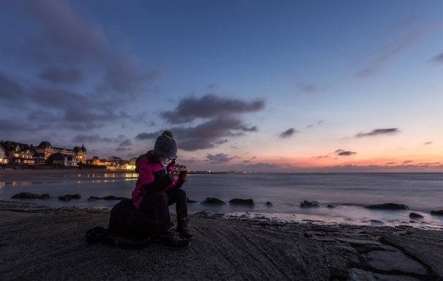Psychiatrists warn of dangers of watching TV series in solitude