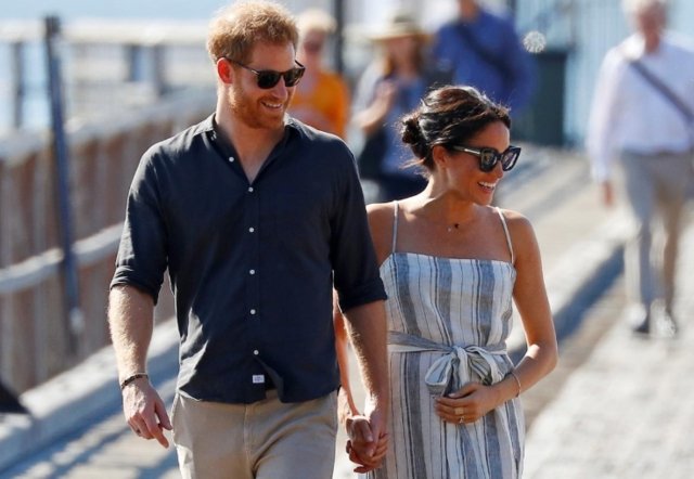 British royal family hurt and disappointed by Harry and Meghan announcement British royal family hurt and disappointed by Harry and Meghan announcement