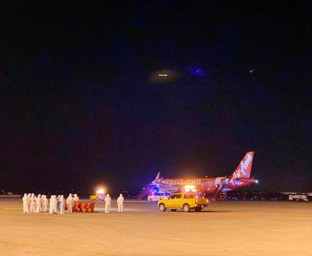 Thais evacuated from Wuhan arrive at U-Tapao airport