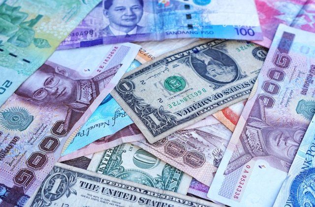 Poll shows 71.2% reject government cash giveaway scheme