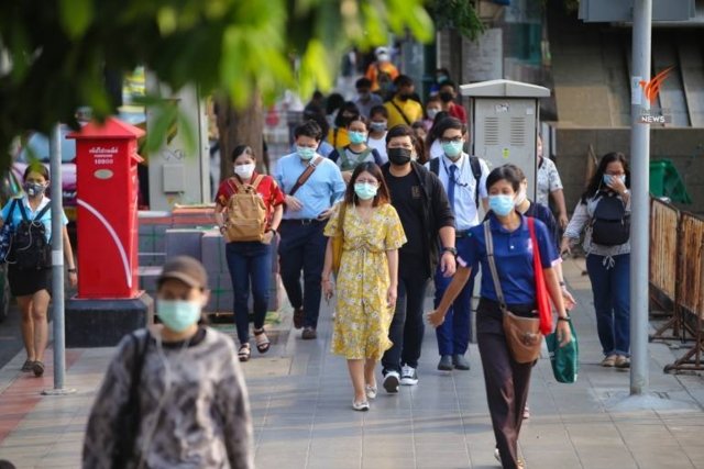 Doctors caution against early relaxation of lockdown restrictions