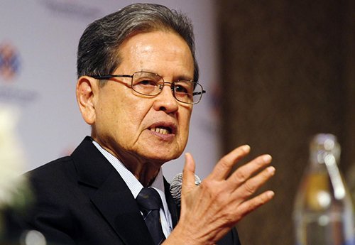 Dr. Prawase proposes three ways to overcome Thailand’s current political crisis
