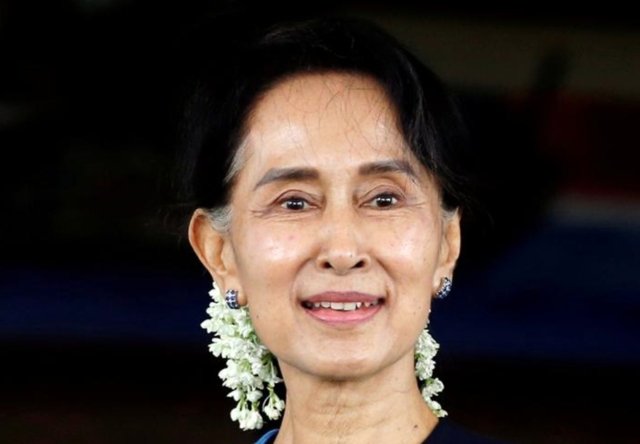 Suu Kyi's party pledges unity government after election 'landslide'