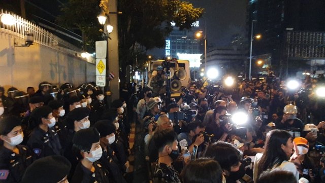 Barbecue dinner in front of parliament planned for tomorrow