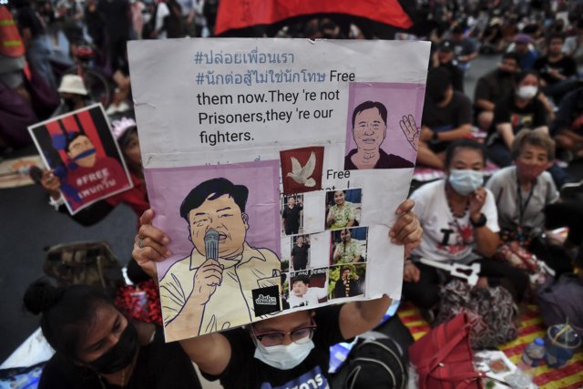 Court rejects bail applications for four Ratsadon core leaders