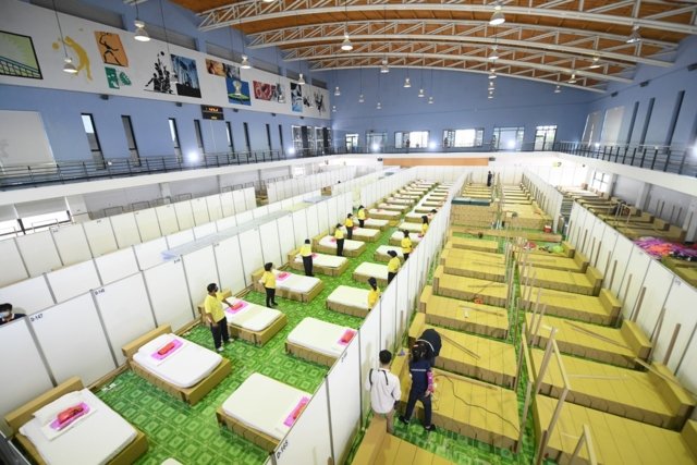 Bang Bon field hospital opens to accept first 10 COVID-19 patients