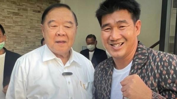 Olympic boxing gold medalist Somrak joins Palang Pracharath party Olympic boxing gold medalist Somrak joins Palang Pracharath party