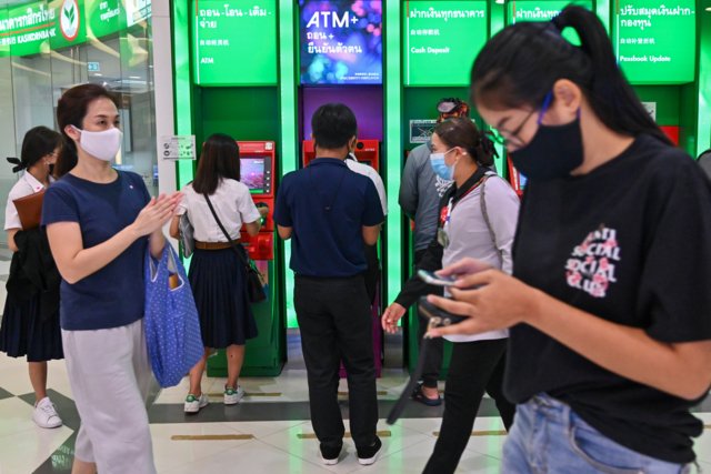 Thailand’s household debt increased 3.9% to ฿14.02 trillion in Q4 of 2020 and will grow this year Thailand’s household debt increased 3.9% to ฿14.02 trillion in Q4 of 2020 and will grow this year