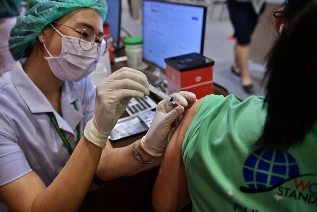 Thai Medical Council supports free mRNA vaccination for all Thais Thai Medical Council supports free mRNA vaccination for all Thais