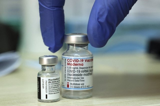 More Moderna, Pfizer vaccines to be procured by Thammasat University, private hospitals