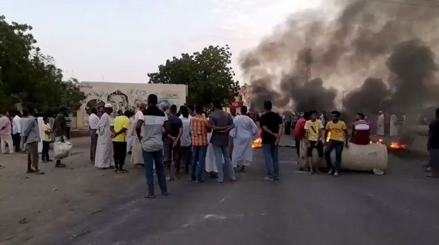 Sudan PM, ministers detained in apparent military coup