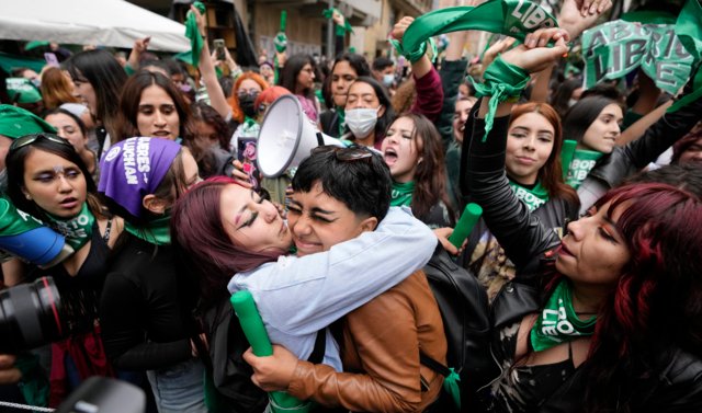 Colombia's highest court legalizes abortion up to 24 weeks Colombia's highest court legalizes abortion up to 24 weeks
