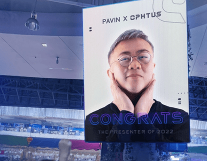 Billboard featuring monarchy critic in exile removed from Bangkok mall Billboard featuring monarchy critic in exile removed from Bangkok mall
