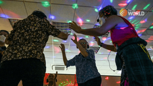 Singaporeans with dementia find their groove at silent disco
