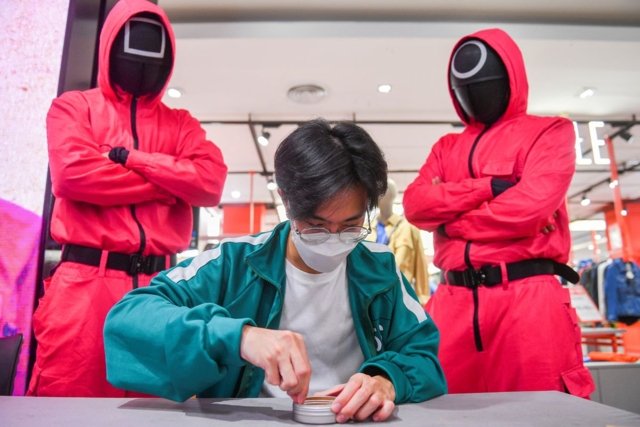 Netflix plans 'Squid Game' reality show with big cash prize, no fatal consequences Netflix plans 'Squid Game' reality show with big cash prize, no fatal consequences