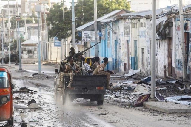 At least 21 killed in Somalia hotel siege, many hostages freed