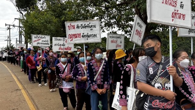 Doi Mon Jam villagers start protest march against demolition of illegally-built resorts