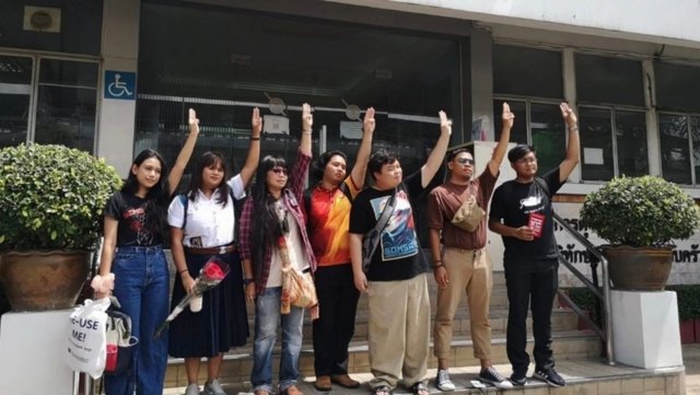 Ratsadon protest leader “Penguin” and three others get suspended jail terms Ratsadon protest leader “Penguin” and three others get suspended jail terms
