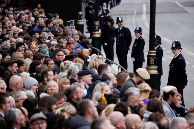 Crowds jam London for Queen Elizabeth II's funeral