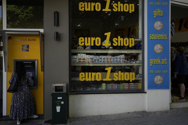 Inflation hits record 10% in 19 EU countries using euro Inflation hits record 10% in 19 EU countries using euro