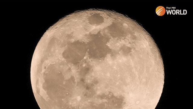 World's 1st space tourist signs up for flight around moon World's 1st space tourist signs up for flight around moon
