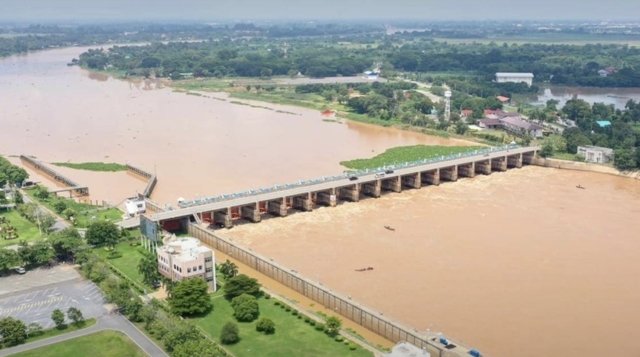 Chao Phraya riverside communities warned of high tides until Nov 9th