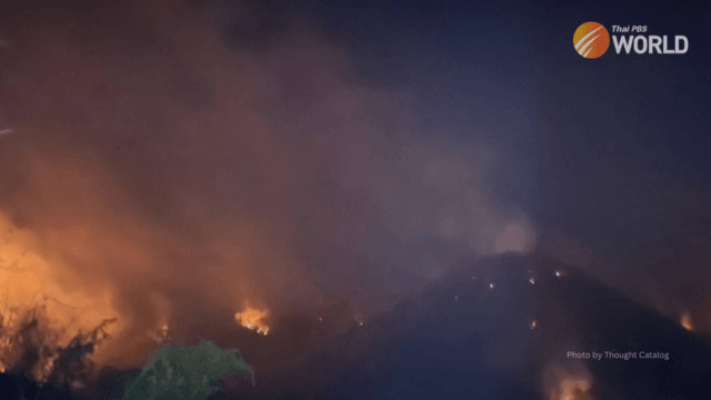 Helicopters to help in controlling bushfires in Nakhon Nayok province Helicopters to help in controlling bushfires in Nakhon Nayok province