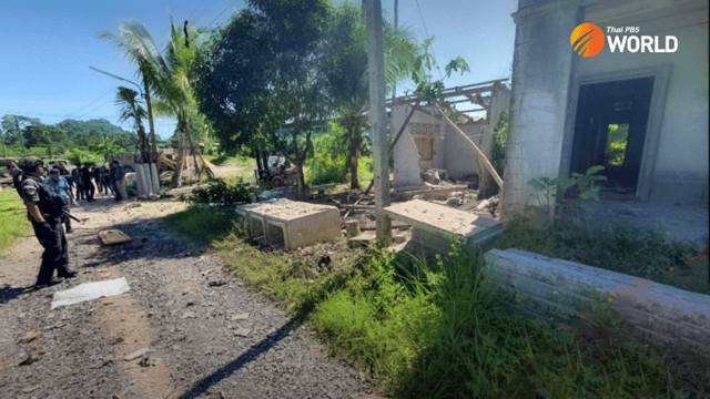 A bomb attack kills ranger in Yala and suspected insurgents torch 20 cell phone towers in Pattani