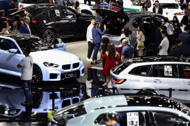 Thailand to offer investment incentives for makers of hybrid vehicles Thailand to offer investment incentives for makers of hybrid vehicles