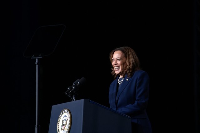 'Is she Indian or Black?' Trump questions Harris' identity at Black journalists' convention 'Is she Indian or Black?' Trump questions Harris' identity at Black journalists' convention