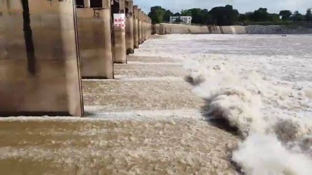 Residents in Ayutthaya and Ang Thong warned of possible flooding