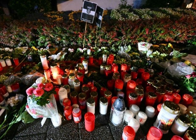 German police arrest knife rampage suspect as IS claims attack