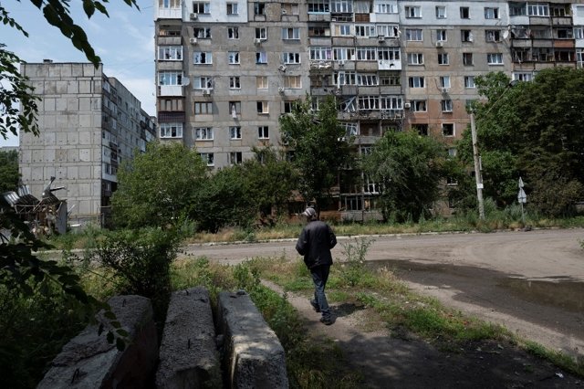 Ukraine says Russian troops advancing in 'fierce fighting'