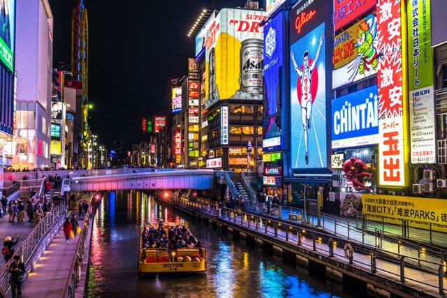 JAL launches "Any Wear, Anywhere" clothing share service