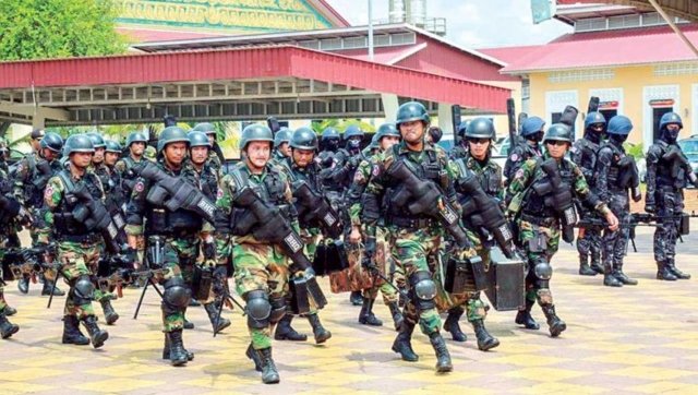 Hun Sen orders troops to border provinces after drones overfly Cambodia