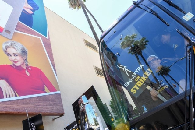 Stars hit Hollywood sidewalks as anger at studios simmers
