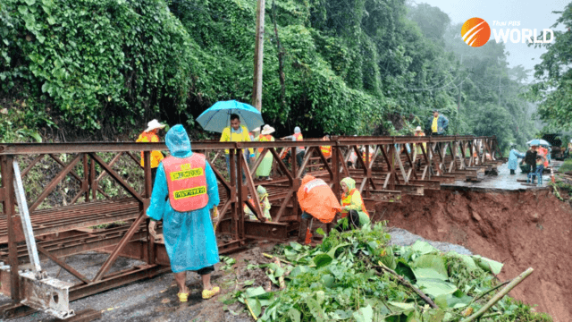 Landslides posing danger to motorists in Tak and Nan Landslides posing danger to motorists in Tak and Nan