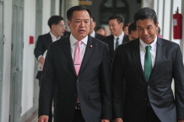 Anutin admits to difficulties in solving the Green Line train issues