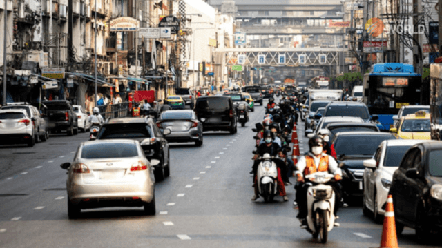 Motorists asked to use public transport until Tuesday to ease air pollution