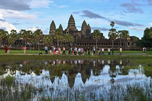 Cambodian PM defends relocation of villagers from Angkor Wat Cambodian PM defends relocation of villagers from Angkor Wat