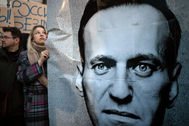 Mourners in Europe, US pay tribute to Navalny