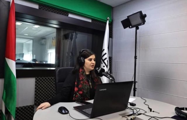 'Dad, come back': Palestinians send radio messages to loved ones in Israeli jails 'Dad, come back': Palestinians send radio messages to loved ones in Israeli jails