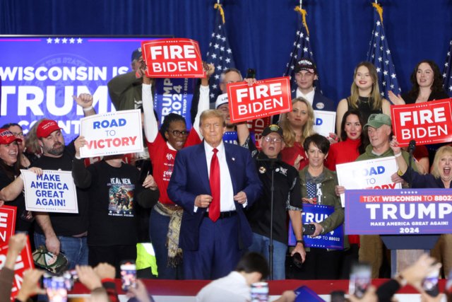 Trump reprises 'bloodbath' claim in immigration speeches